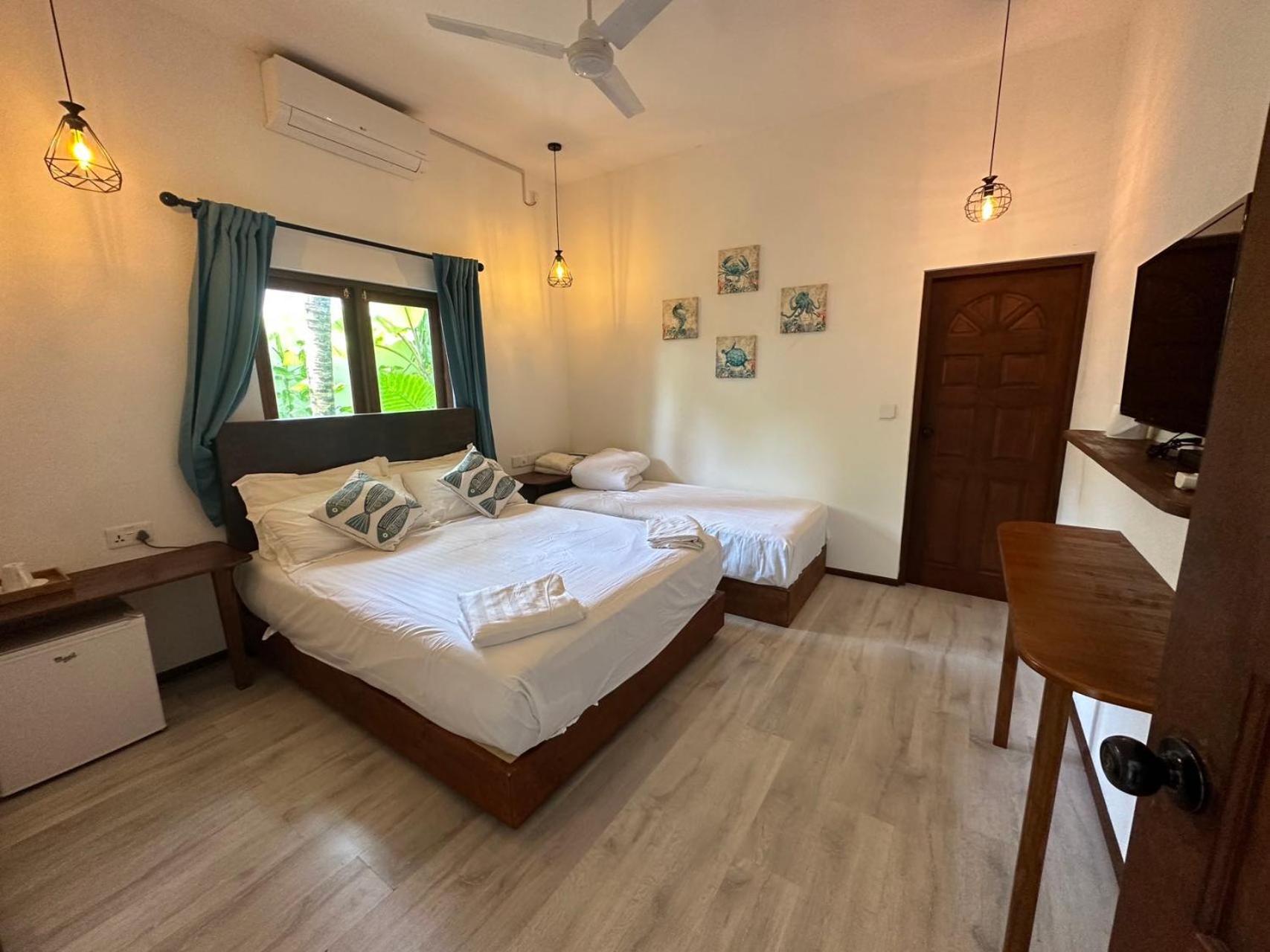 Aqua Oasis Hotel Thoddoo Buitenkant foto